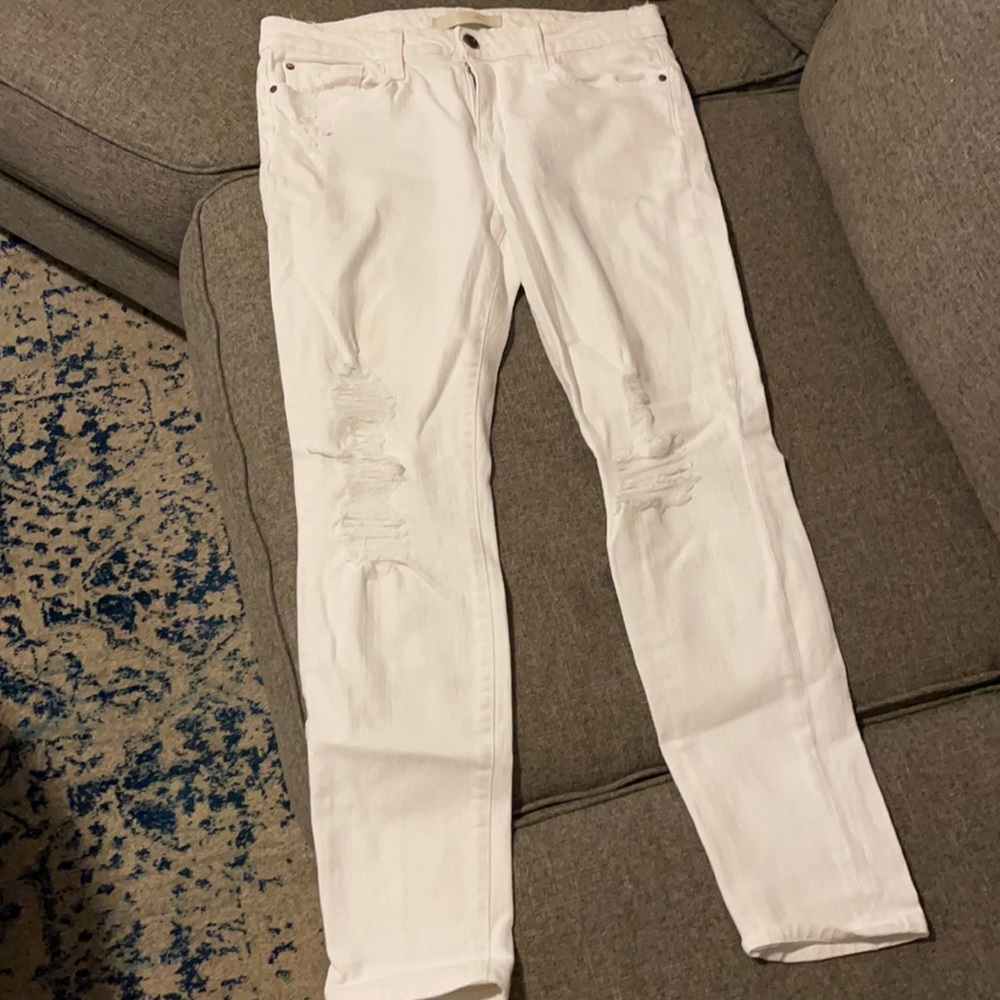 Distressed white jeans. Size 31